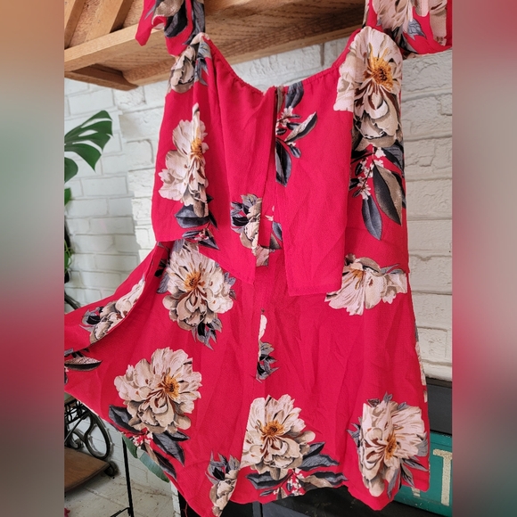 Missguided Red Floral Crepe Overlay Bardot Playsuit Womens Size 10 NWT - Picture 6 of 8